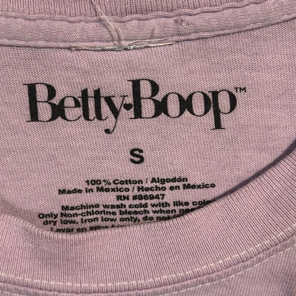 Betty boop distressed crop top size small like new - Picture 2 of 4